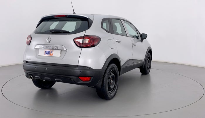 2018 Renault Captur RXE PETROL MT, Petrol, Manual, 28,702 km, Right Back Diagonal