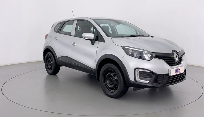 2018 Renault Captur RXE PETROL MT, Petrol, Manual, 28,702 km, Right Front Diagonal