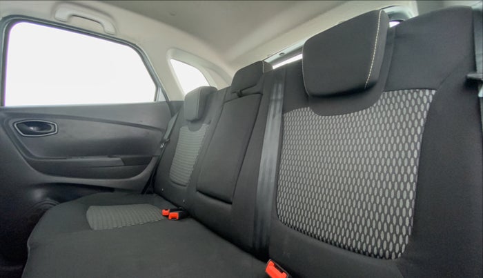 2018 Renault Captur RXE PETROL MT, Petrol, Manual, 28,702 km, Right Side Rear Door Cabin