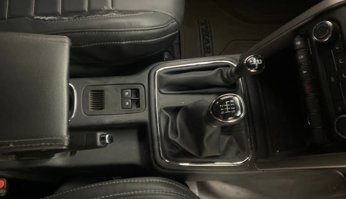 2021 Mahindra Thar LX HT PETROL 4WD MT, Petrol, Manual, 52,444 km, Gear Lever