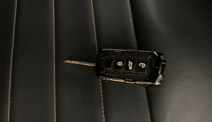 2021 Mahindra Thar LX HT PETROL 4WD MT, Petrol, Manual, 52,444 km, Key Close Up