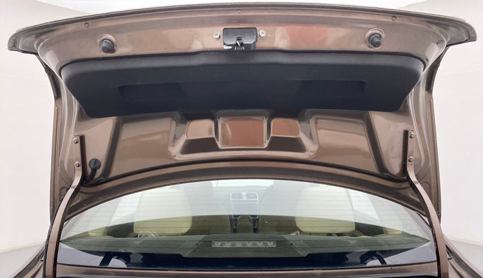 2014 Volkswagen Vento HIGHLINE PETROL AT, Petrol, Automatic, 42,765 km, Boot Door Open