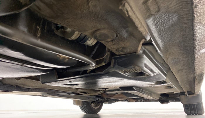 2014 Volkswagen Vento HIGHLINE PETROL AT, Petrol, Automatic, 42,765 km, Right Side Underbody