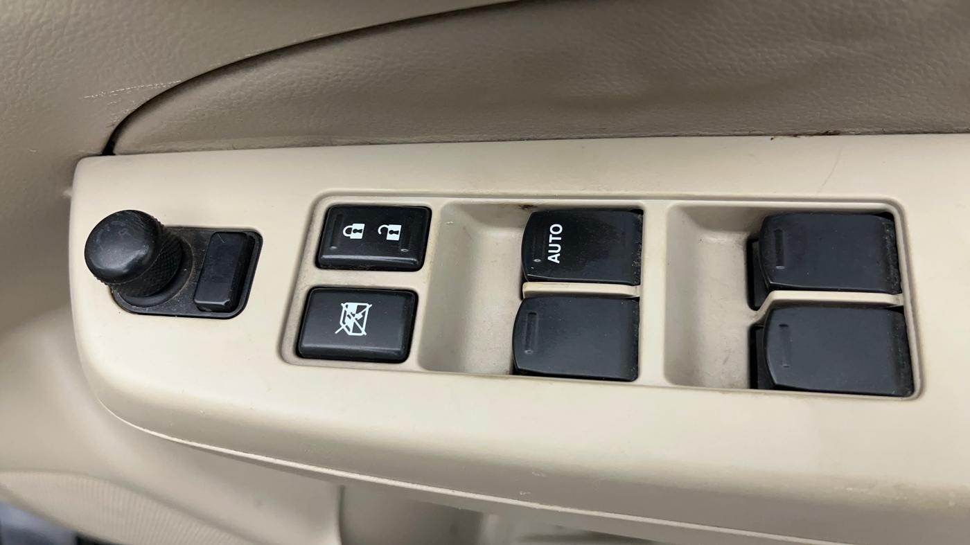 2014 Maruti Ciaz ZXI, Petrol, Manual, 76,034 km, Driver Side Door Panels Control