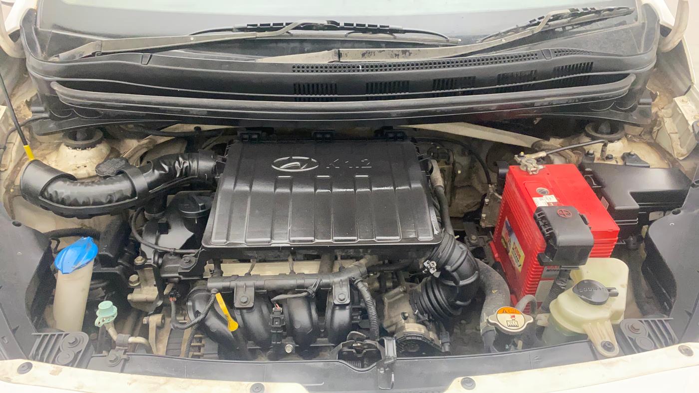 2016 Hyundai Xcent S 1.2, Petrol, Manual, 64,717 km, Engine View
