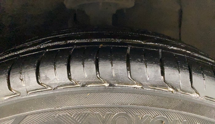 2016 Hyundai Xcent S 1.2, Petrol, Manual, 64,637 km, Right Front Tyre Tread