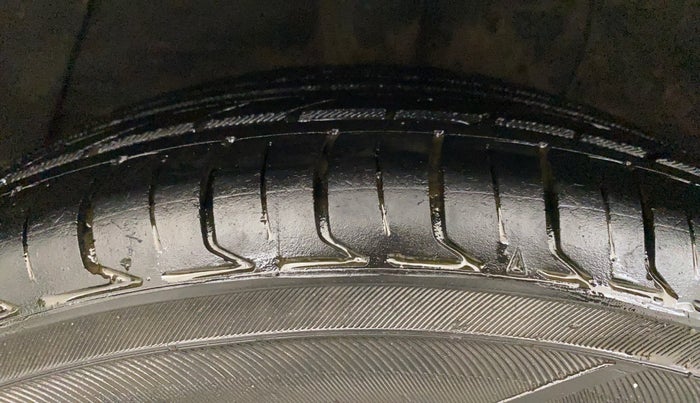 2016 Hyundai Xcent S 1.2, Petrol, Manual, 64,637 km, Right Rear Tyre Tread