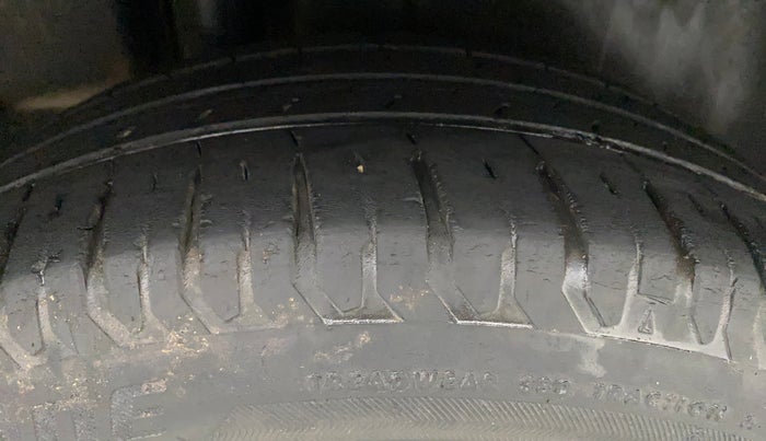 2016 Maruti Ciaz ZXI+, Petrol, Manual, 94,136 km, Right Rear Tyre Tread