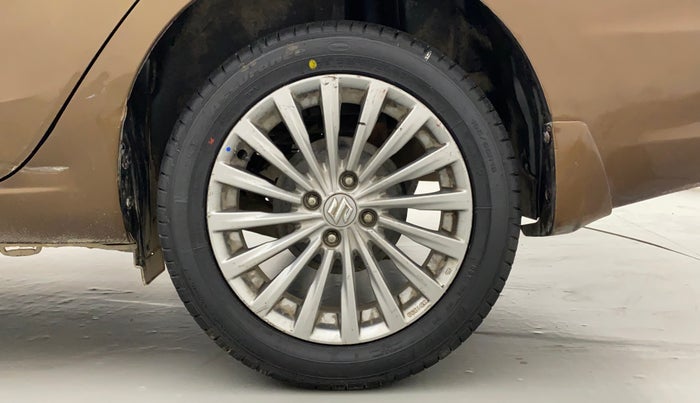 2016 Maruti Ciaz ZXI+, Petrol, Manual, 94,136 km, Left Rear Wheel