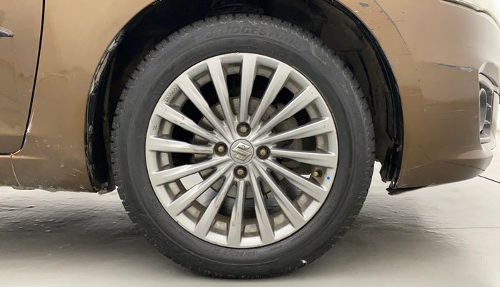 2016 Maruti Ciaz ZXI+, Petrol, Manual, 94,136 km, Right Front Wheel