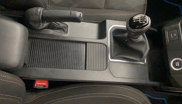 2022 Renault Kiger RXT (O) MT, Petrol, Manual, 48,973 km, Gear Lever