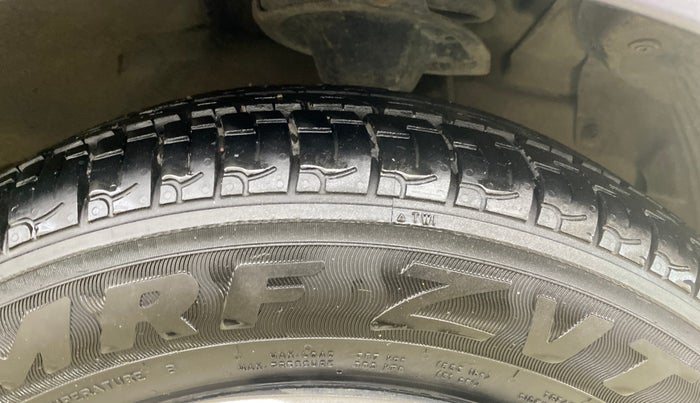 2016 Hyundai Eon MAGNA +, Petrol, Manual, 50,316 km, Right Front Tyre Tread