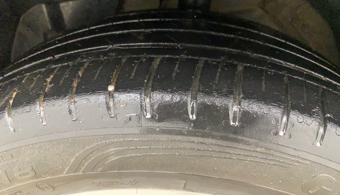 2022 MG HECTOR PLUS SHARP 1.5 PETROL TURBO CVT 6-STR, Petrol, Automatic, 36,197 km, Left Front Tyre Tread