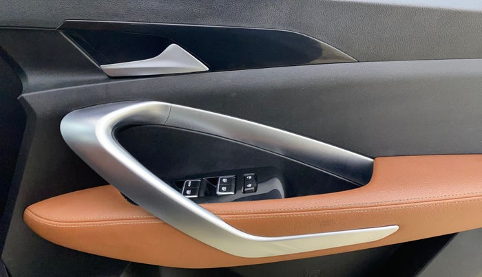 2022 MG HECTOR PLUS SHARP 1.5 PETROL TURBO CVT 6-STR, Petrol, Automatic, 36,197 km, Driver Side Door Panels Control