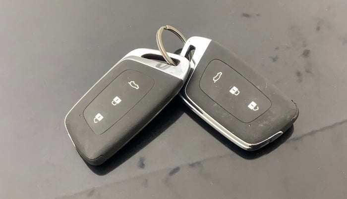 2022 MG HECTOR PLUS SHARP 1.5 PETROL TURBO CVT 6-STR, Petrol, Automatic, 36,197 km, Key Close Up