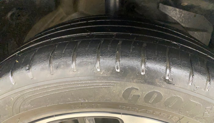 2022 MG HECTOR PLUS SHARP 1.5 PETROL TURBO CVT 6-STR, Petrol, Automatic, 36,197 km, Right Front Tyre Tread