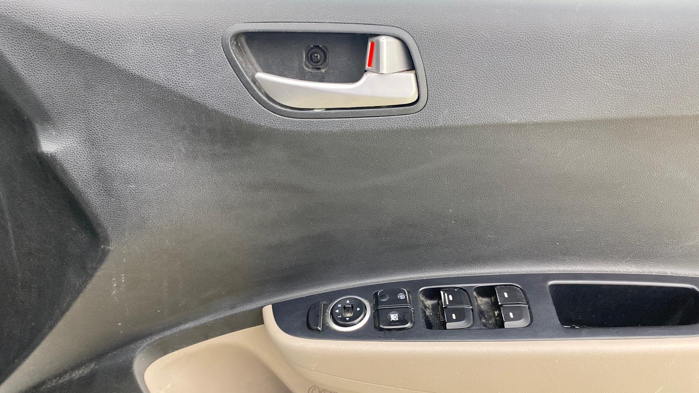 2015 Hyundai Grand i10 ASTA (O) 1.2 KAPPA VTVT, Petrol, Manual, 46,492 km, Driver Side Door Panels Control