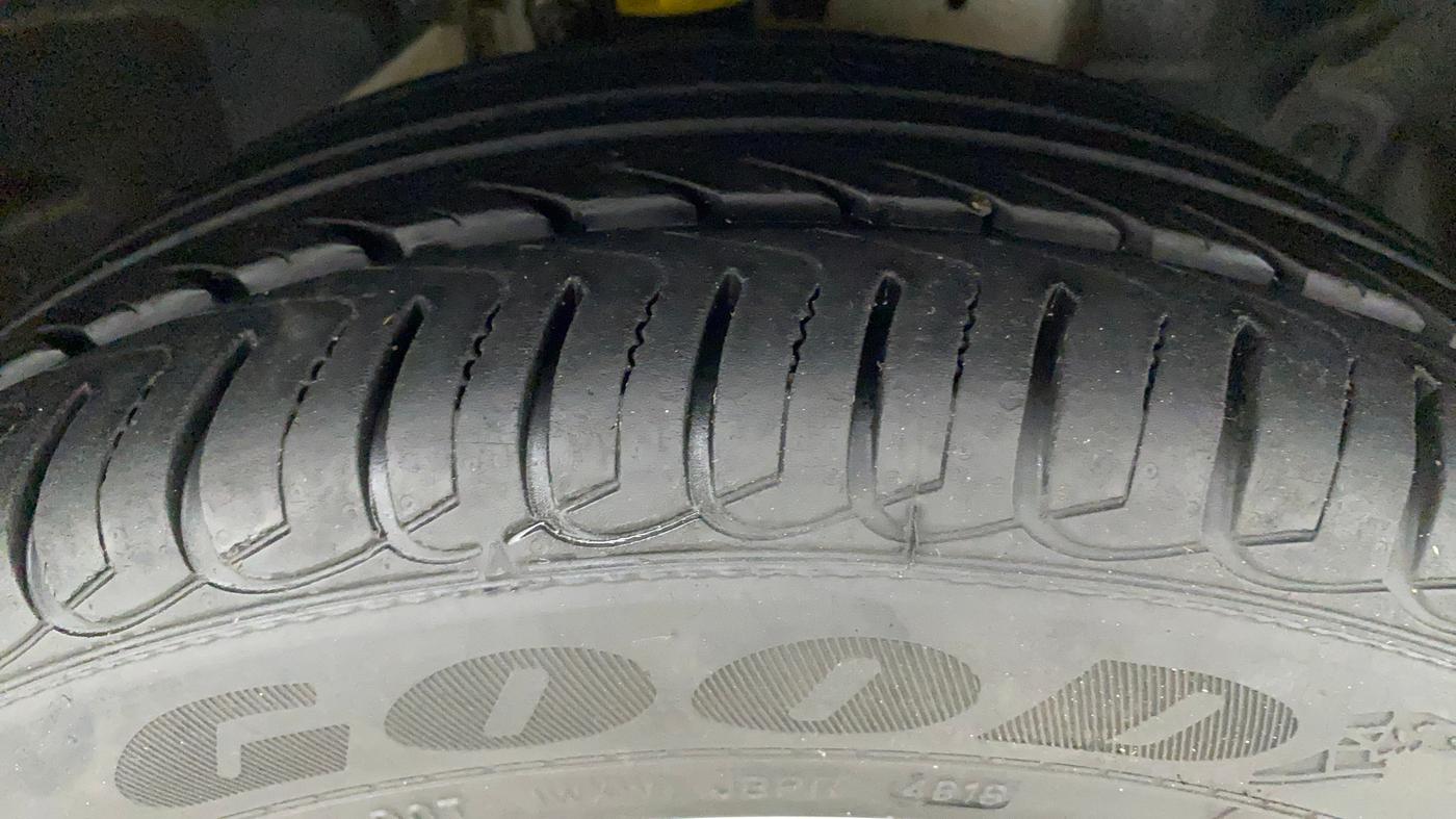 2019 Ford Ecosport TITANIUM 1.5L PETROL, Petrol, Manual, 21,220 km, Right Front Tyre Tread