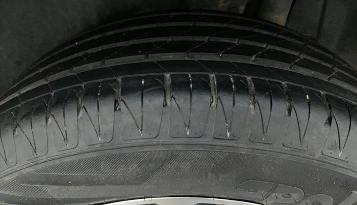 2021 Toyota URBAN CRUISER PREMIUM MT, Petrol, Manual, 15,976 km, Left Rear Tyre Tread