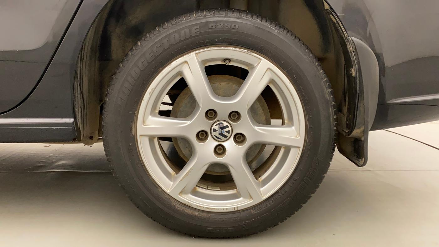 2013 Volkswagen Vento HIGHLINE DIESEL 1.6, Diesel, Manual, 81,635 km, Left Rear Wheel