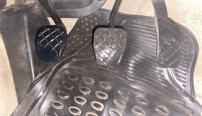 2017 Volkswagen Ameo COMFORTLINE PLUS 1.2L, Petrol, Manual, 84,816 km, Pedals