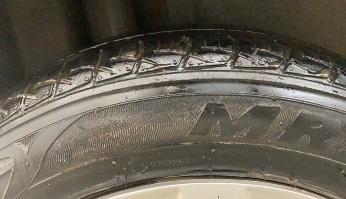 2017 Volkswagen Ameo COMFORTLINE PLUS 1.2L, Petrol, Manual, 84,816 km, Right Rear Tyre Tread