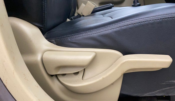 2015 Honda Brio S MT, Petrol, Manual, 29,301 km, Driver Side Adjustment Panel