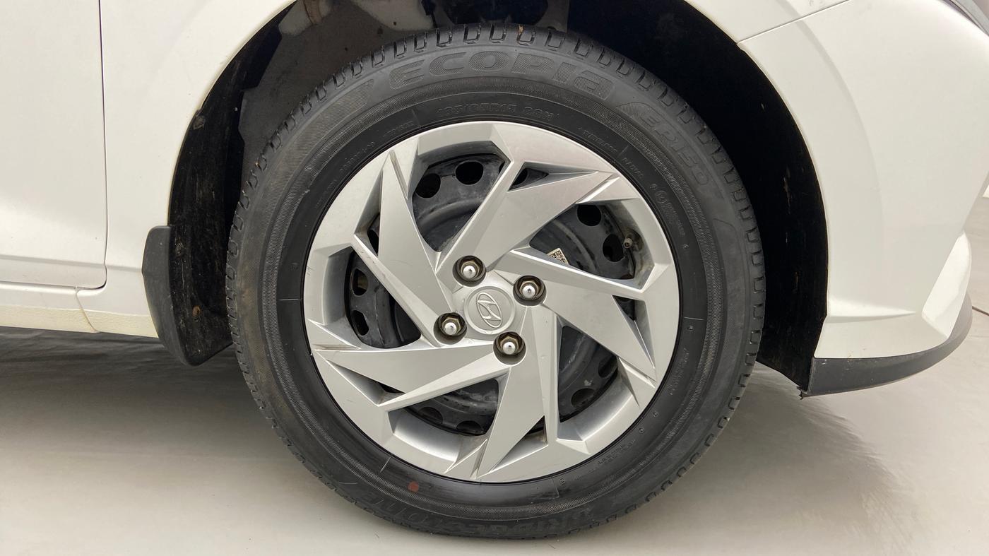 2021 Hyundai NEW I20 MAGNA 1.5 MT, Diesel, Manual, 11,726 km, Right Front Wheel