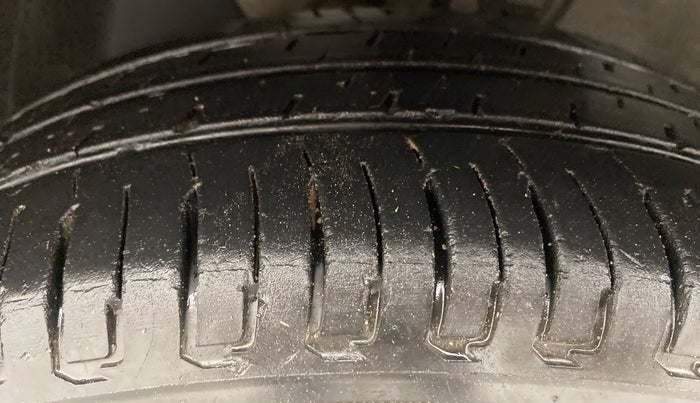 2021 Hyundai NEW I20 MAGNA 1.5 MT, Diesel, Manual, 11,726 km, Left Front Tyre Tread