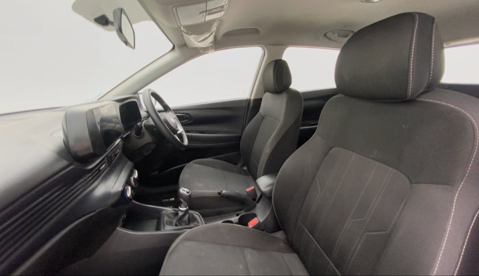 2021 Hyundai NEW I20 MAGNA 1.5 MT, Diesel, Manual, 11,726 km, Right Side Front Door Cabin