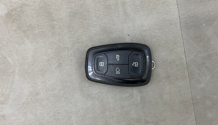 2022 Tata Harrier XT PLUS 2.0L KRYOTEC DARK EDITON, Diesel, Manual, 89,505 km, Key Close Up