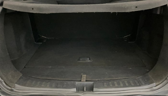 2022 Tata Harrier XT PLUS 2.0L KRYOTEC DARK EDITON, Diesel, Manual, 89,505 km, Boot Inside