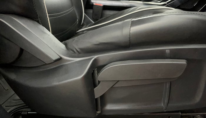 2022 Tata Harrier XT PLUS 2.0L KRYOTEC DARK EDITON, Diesel, Manual, 89,505 km, Driver Side Adjustment Panel