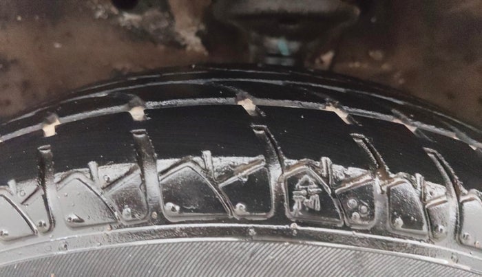 2013 Maruti Wagon R 1.0 LXI CNG, CNG, Manual, 49,920 km, Left Front Tyre Tread