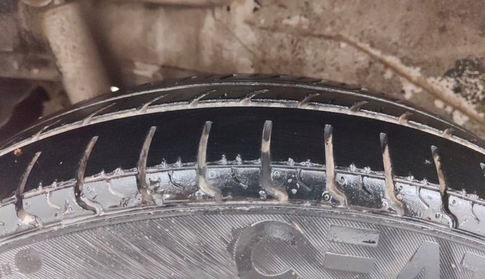 2013 Maruti Wagon R 1.0 LXI CNG, CNG, Manual, 49,920 km, Right Rear Tyre Tread