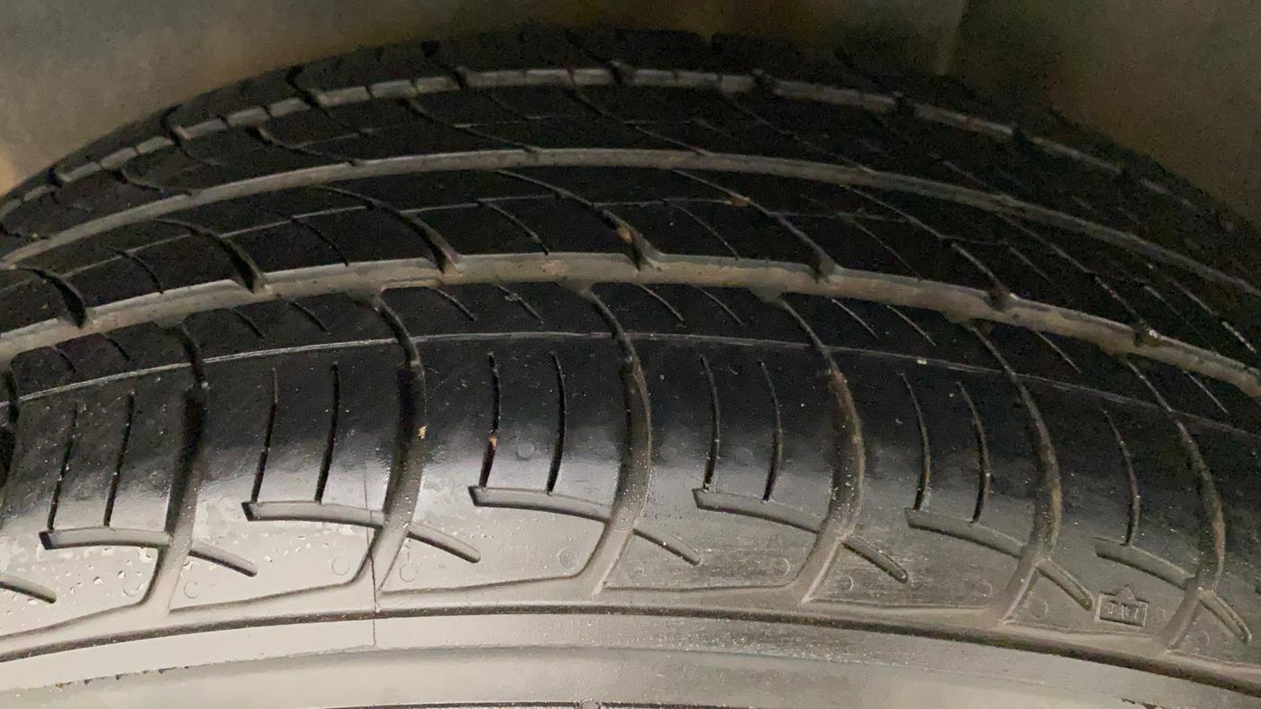 2019 Volkswagen Polo COMFORTLINE 1.0L MPI, Petrol, Manual, 68,399 km, Left Rear Tyre Tread