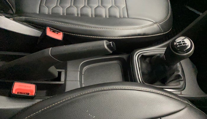 2019 Volkswagen Polo COMFORTLINE 1.0L MPI, Petrol, Manual, 68,399 km, Gear Lever