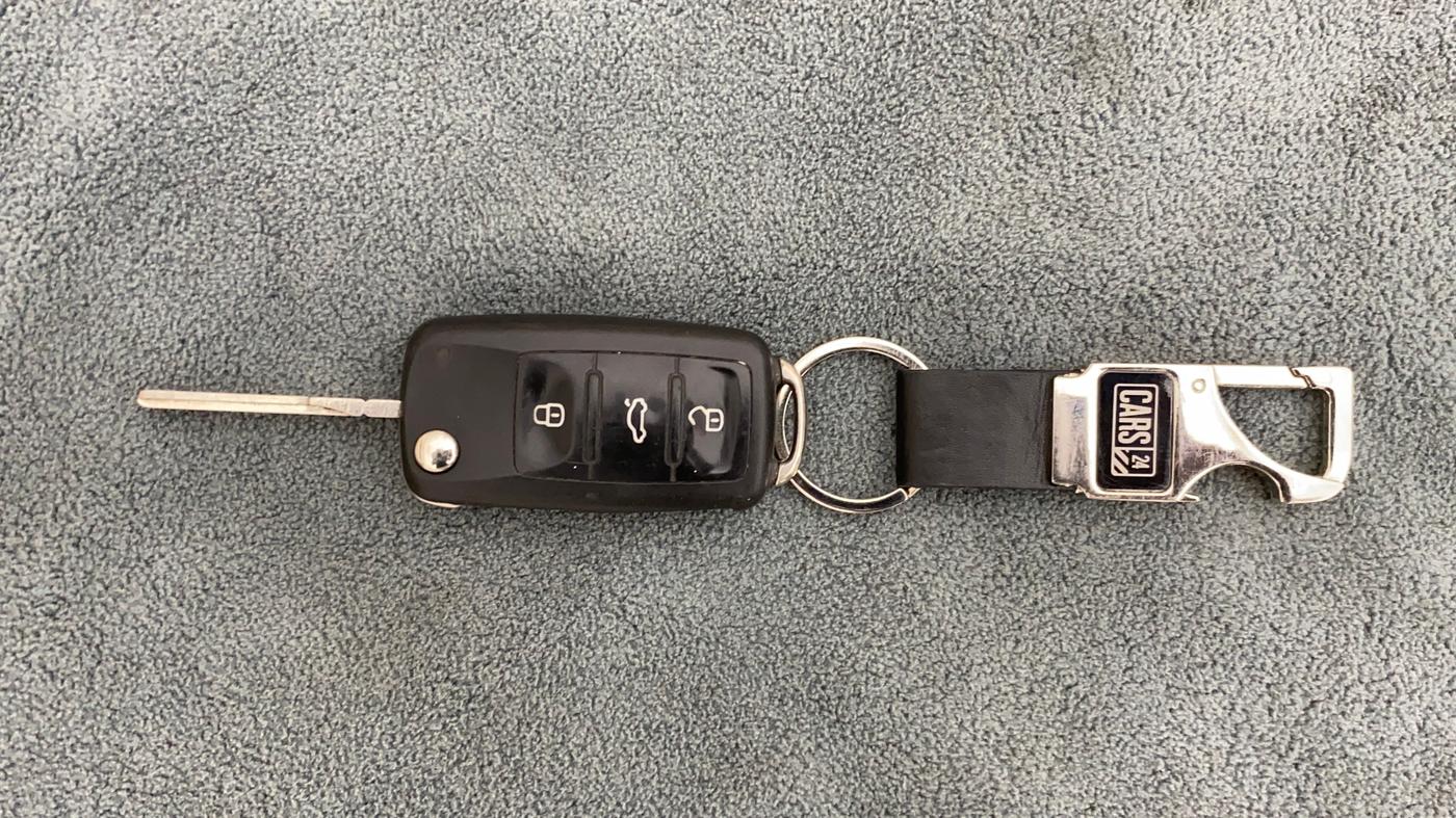 2019 Volkswagen Polo COMFORTLINE 1.0L MPI, Petrol, Manual, 68,399 km, Key Close Up