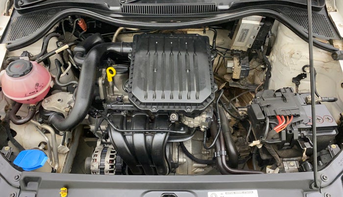 2019 Volkswagen Polo COMFORTLINE 1.0L MPI, Petrol, Manual, 68,399 km, Open Bonet