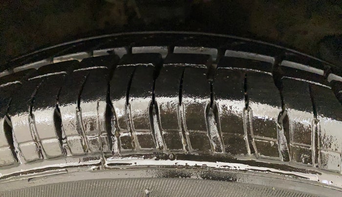 2012 Hyundai i20 MAGNA 1.2, Petrol, Manual, 30,545 km, Right Front Tyre Tread