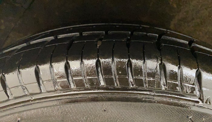 2012 Hyundai i20 MAGNA 1.2, Petrol, Manual, 30,545 km, Right Rear Tyre Tread