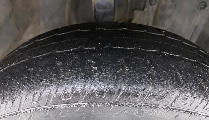 2017 Datsun Go T, Petrol, Manual, 50,602 km, Right Front Tyre Tread