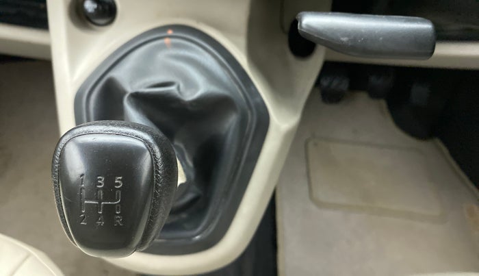 2017 Datsun Go T, Petrol, Manual, 50,602 km, Gear Lever