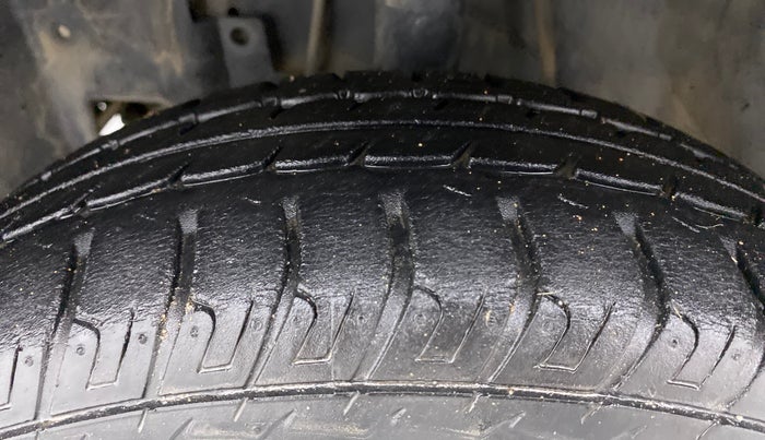 2017 Datsun Go T, Petrol, Manual, 50,602 km, Left Front Tyre Tread