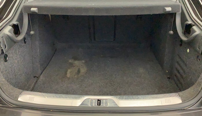 2015 Skoda Superb ELEGANCE 1.8 TSI AT, Petrol, Automatic, 71,139 km, Boot Inside