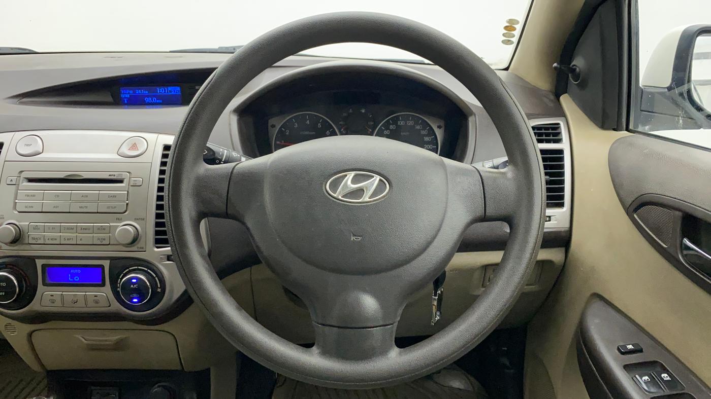 2011 Hyundai i20 MAGNA 1.2, Petrol, Manual, 60,580 km, Steering Wheel Close Up