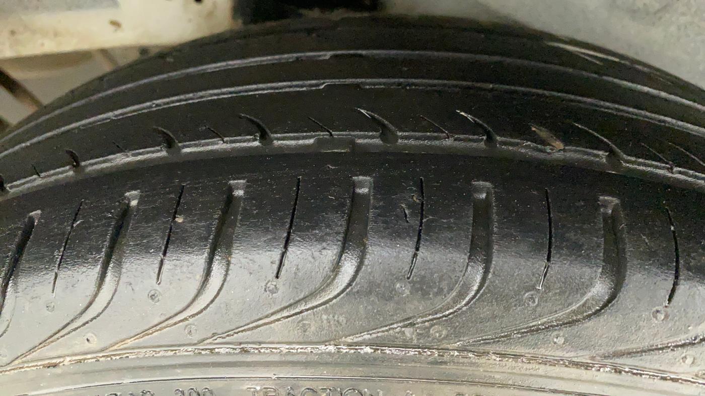 2011 Hyundai i20 MAGNA 1.2, Petrol, Manual, 60,580 km, Left Rear Tyre Tread