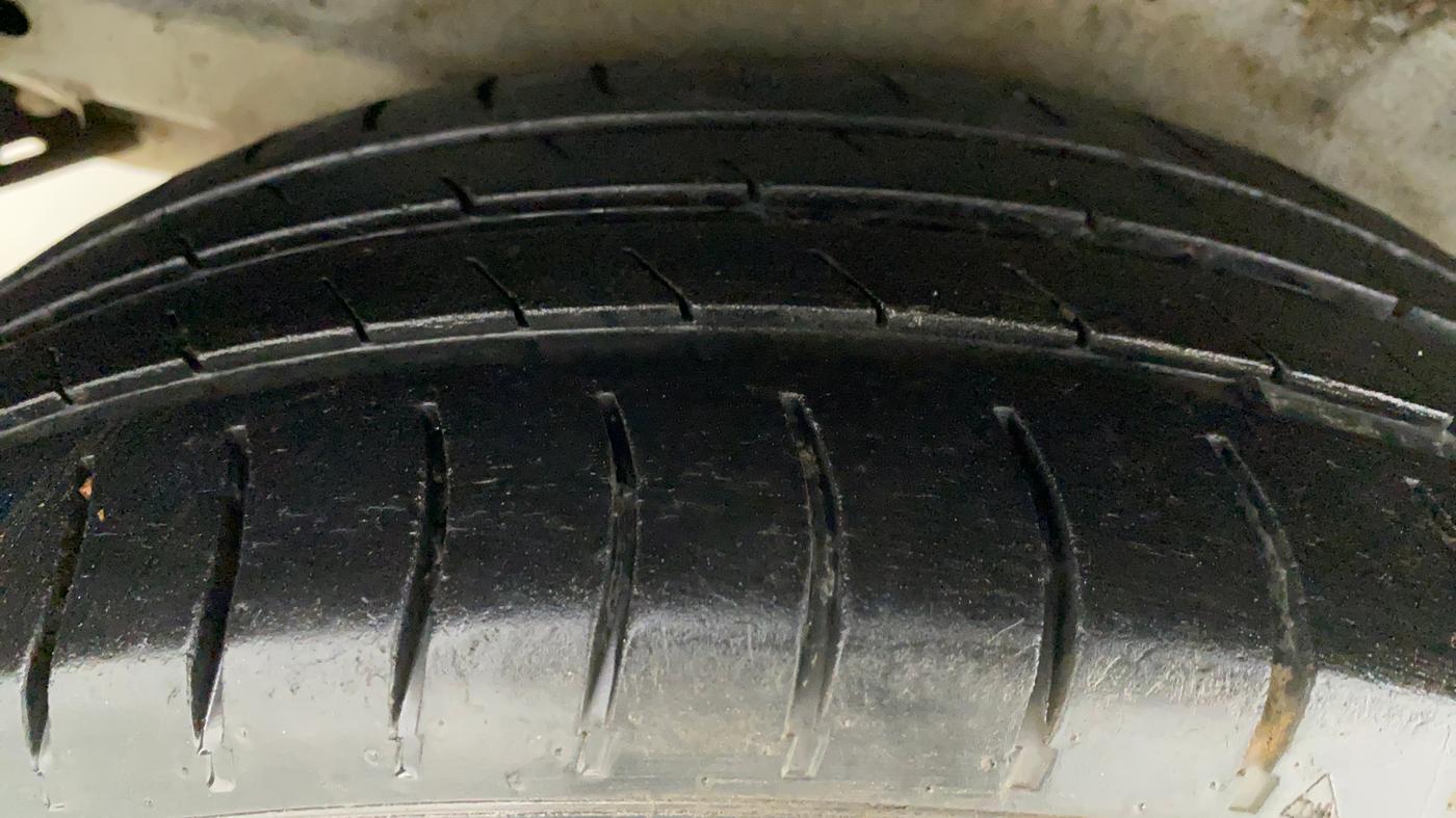 2011 Hyundai i20 MAGNA 1.2, Petrol, Manual, 60,580 km, Right Rear Tyre Tread
