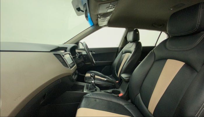 2016 Hyundai Creta SX PLUS 1.6 PETROL, Petrol, Manual, 1,22,446 km, Right Side Front Door Cabin