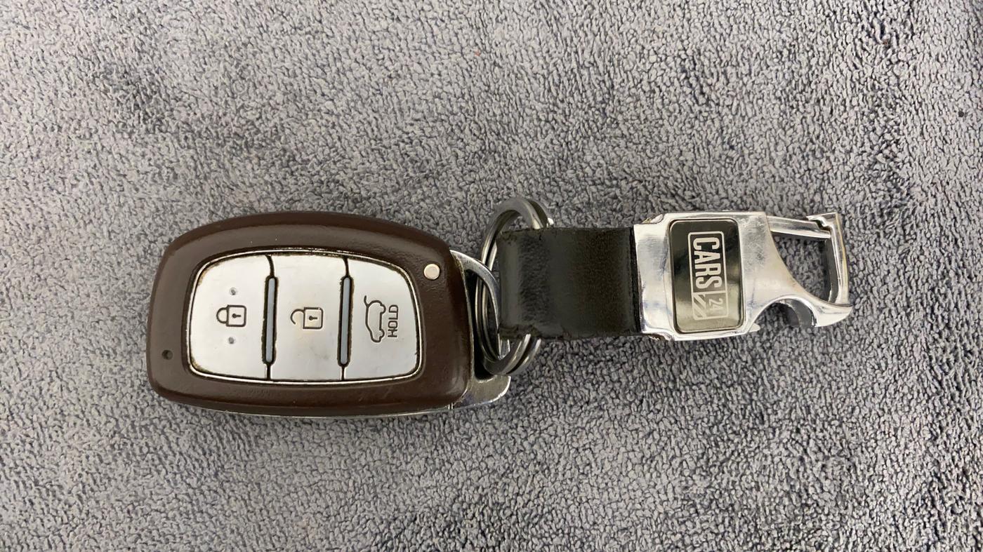2016 Hyundai Creta SX PLUS 1.6 PETROL, Petrol, Manual, 1,22,446 km, Key Close Up